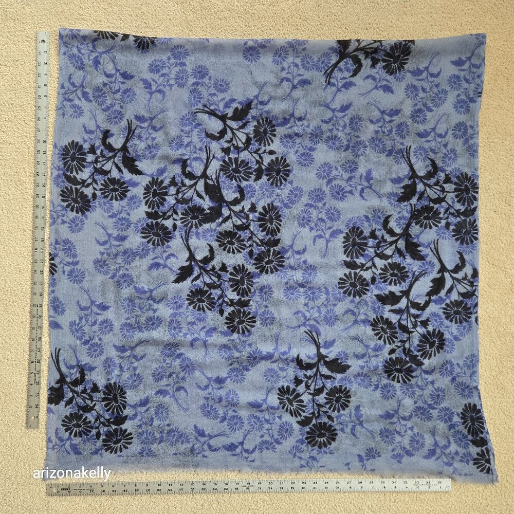 Cashmere Lightweight Scarf Floral Design - Picture 2 of 10